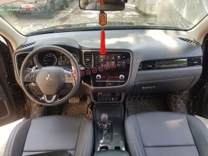 Xe Mitsubishi Outlander 2.0 CVT 2020