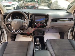 Xe Mitsubishi Outlander 2.0 CVT 2022