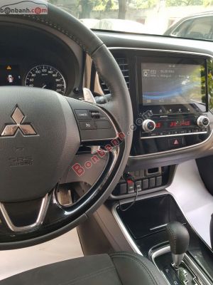 Xe Mitsubishi Outlander 2.0 CVT 2022