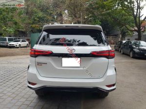 Xe Toyota Fortuner 2.4G 4x2 AT Legender 2021