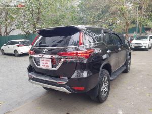 Xe Toyota Fortuner 2.7V 4x2 AT 2017