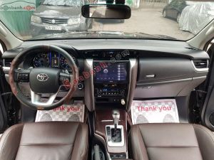 Xe Toyota Fortuner 2.7V 4x2 AT 2017