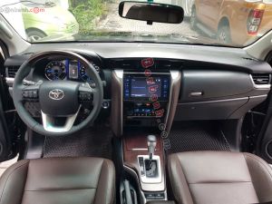 Xe Toyota Fortuner 2.7V 4x2 AT 2019