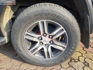 Xe Toyota Fortuner 2.7V 4x2 AT 2017