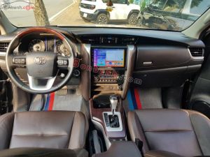 Xe Toyota Fortuner 2.7V 4x2 AT 2017