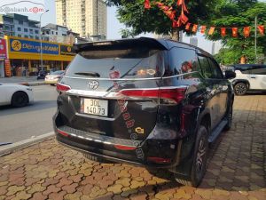 Xe Toyota Fortuner 2.7V 4x2 AT 2017