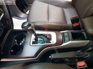 Xe Toyota Fortuner 2.7V 4x2 AT 2017