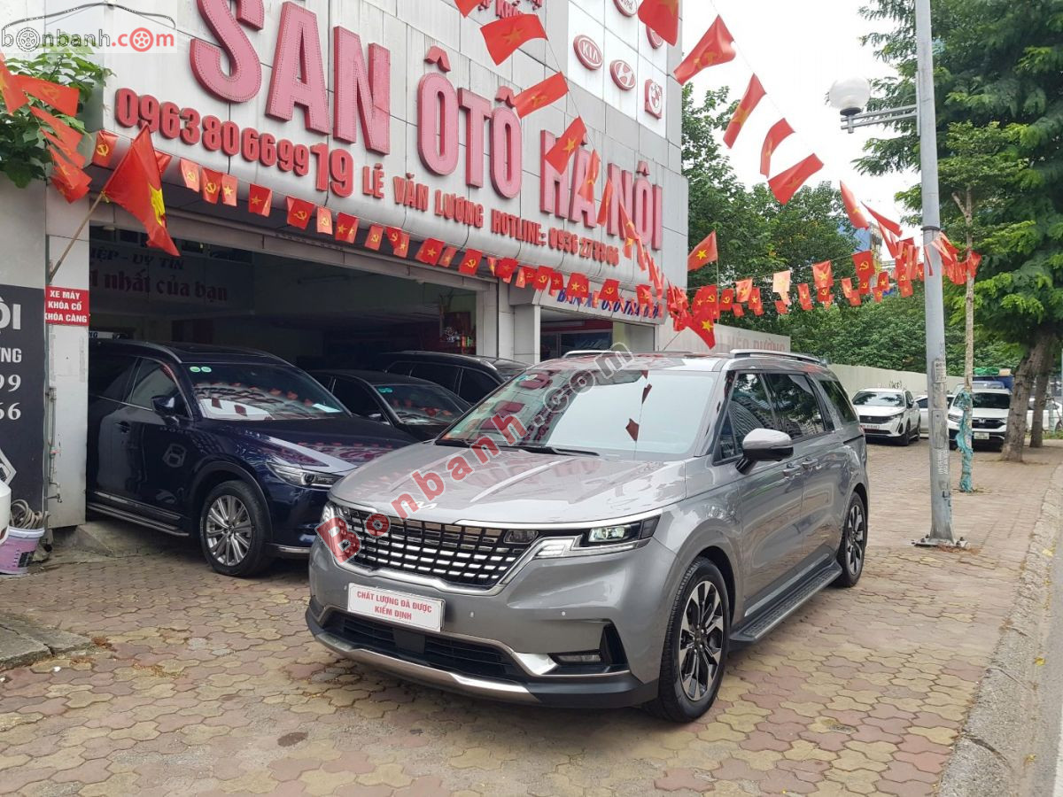 Xe Kia Carnival Premium 2.2D 7S 2024