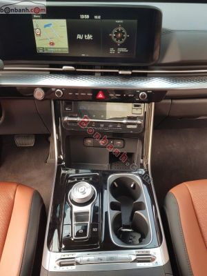 Xe Kia Carnival Premium 2.2D 7S 2024