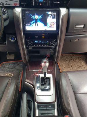 Xe Toyota Fortuner 2.7V 4x2 AT 2018