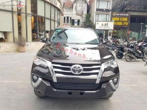 Xe Toyota Fortuner 2.7V 4x2 AT 2017