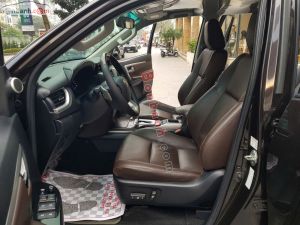 Xe Toyota Fortuner 2.7V 4x2 AT 2017