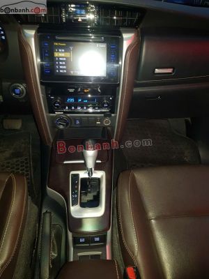 Xe Toyota Fortuner 2.7V 4x2 AT 2019