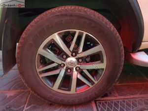 Xe Toyota Fortuner 2.7V 4x2 AT 2019