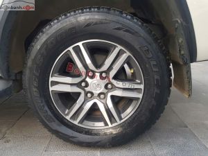 Xe Toyota Fortuner 2.7V 4x2 AT 2017