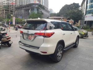 Xe Toyota Fortuner 2.7V 4x2 AT 2017