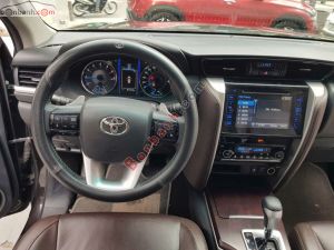 Xe Toyota Fortuner 2.7V 4x2 AT 2017