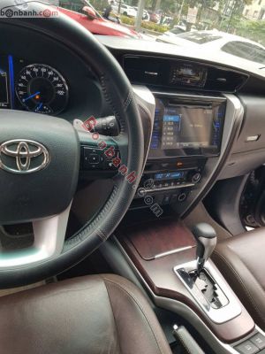 Xe Toyota Fortuner 2.7V 4x2 AT 2017
