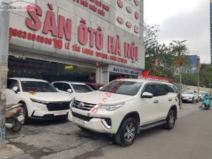Xe Toyota Fortuner 2.4G 4x2 AT 2018