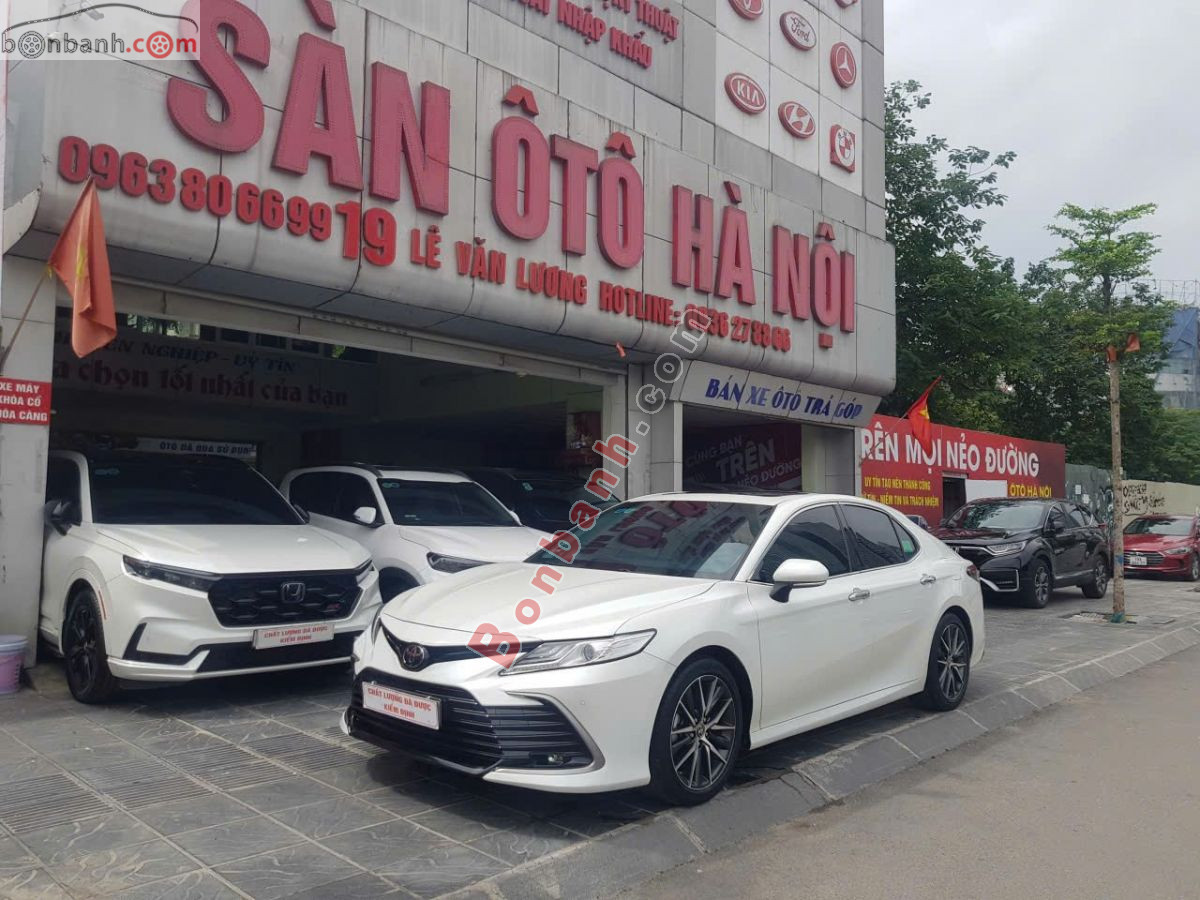 Xe Toyota Camry 2.0Q 2024