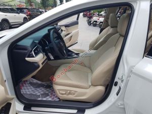 Xe Toyota Camry 2.0Q 2024