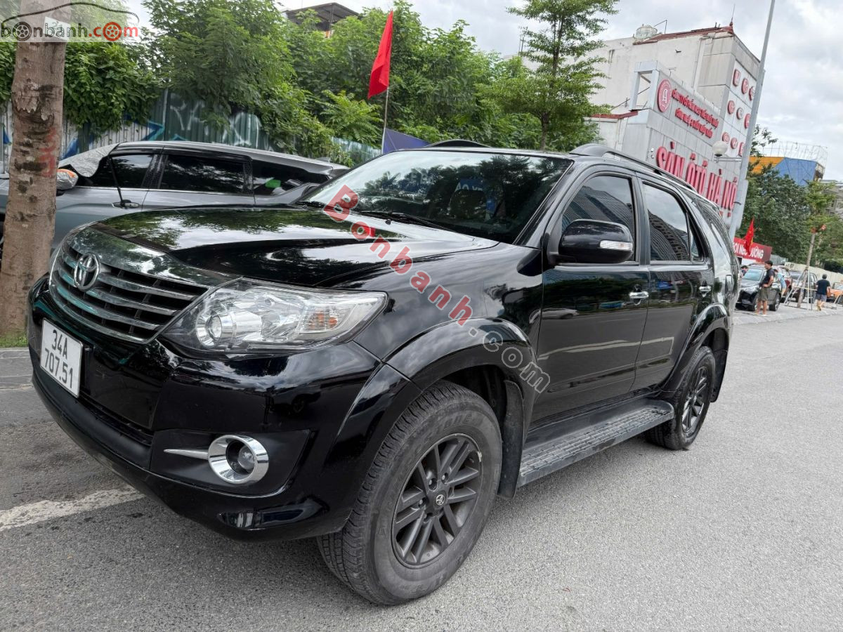 Xe Toyota Fortuner 2.7V 4X2 AT 2016