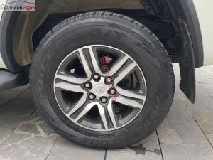 Xe Toyota Fortuner 2.7V 4x2 AT 2018