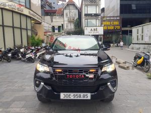 Xe Toyota Fortuner 2.7V 4x2 AT 2017