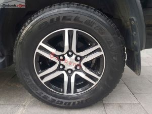 Xe Toyota Fortuner 2.7V 4x2 AT 2017