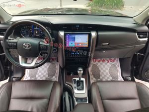 Xe Toyota Fortuner 2.7V 4x2 AT 2017