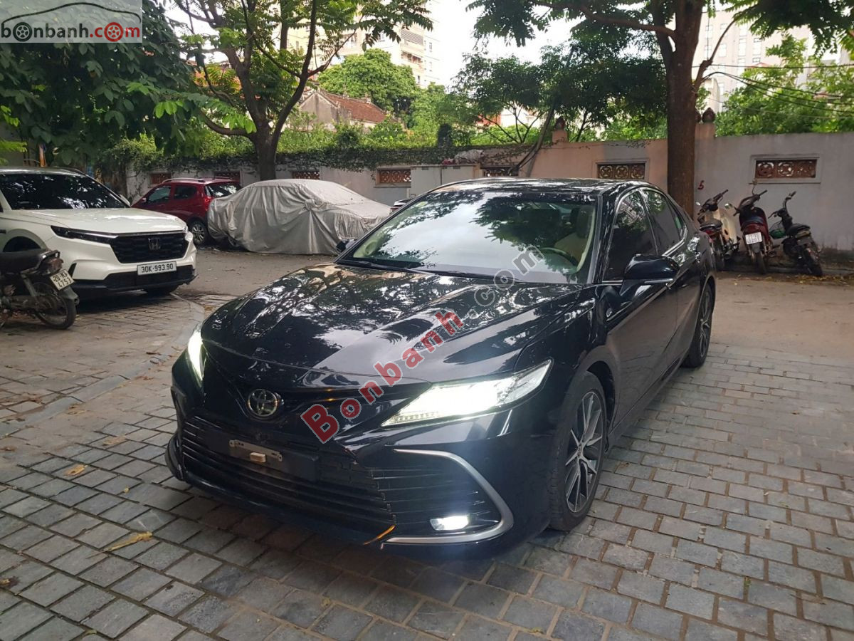Xe Toyota Camry 2.0Q 2023