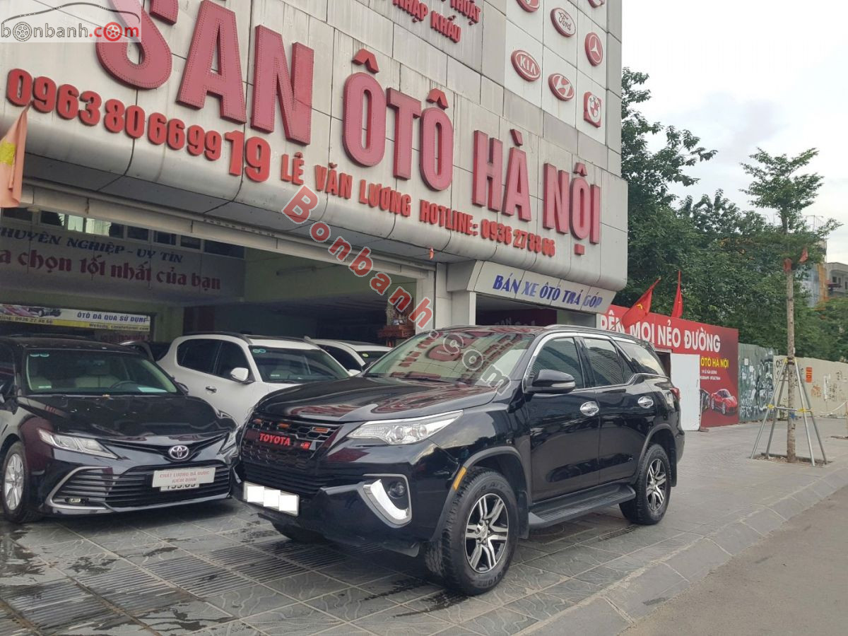 Xe Toyota Fortuner 2.7V 4x2 AT 2017