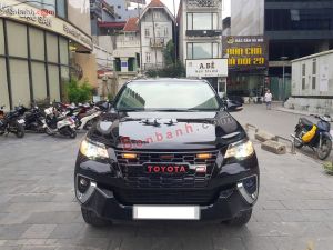 Xe Toyota Fortuner 2.7V 4x2 AT 2017