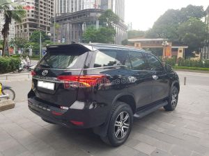 Xe Toyota Fortuner 2.7V 4x2 AT 2017